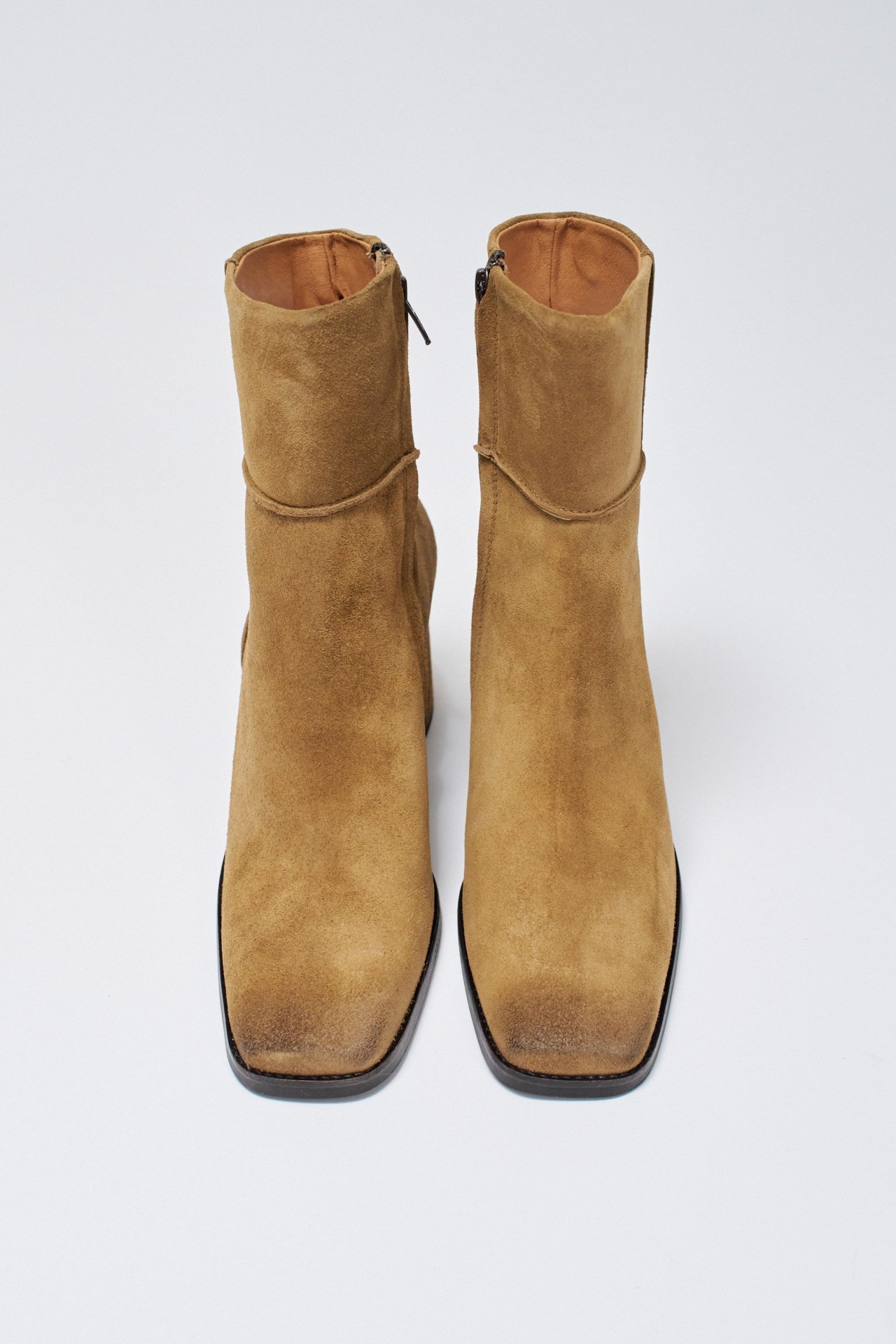 BOTAS EM PELE