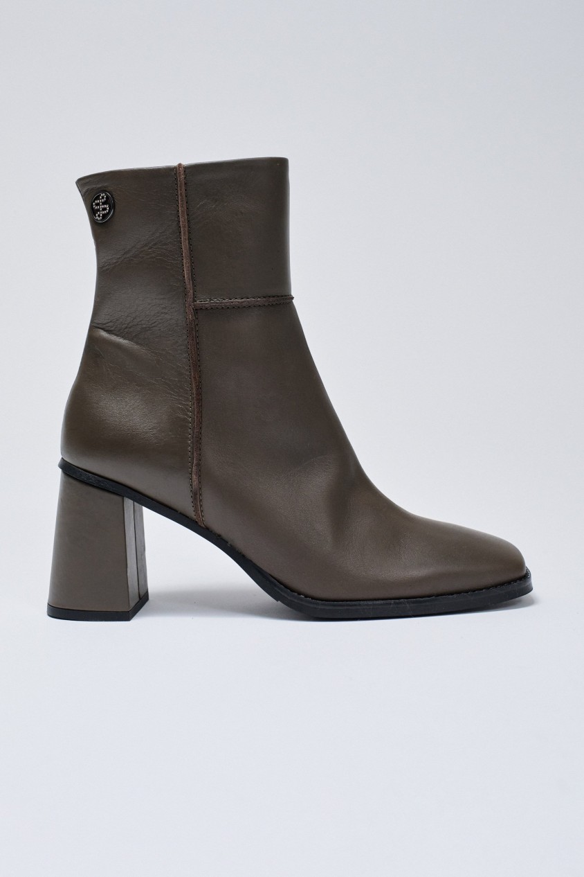 BOTAS EM PELE