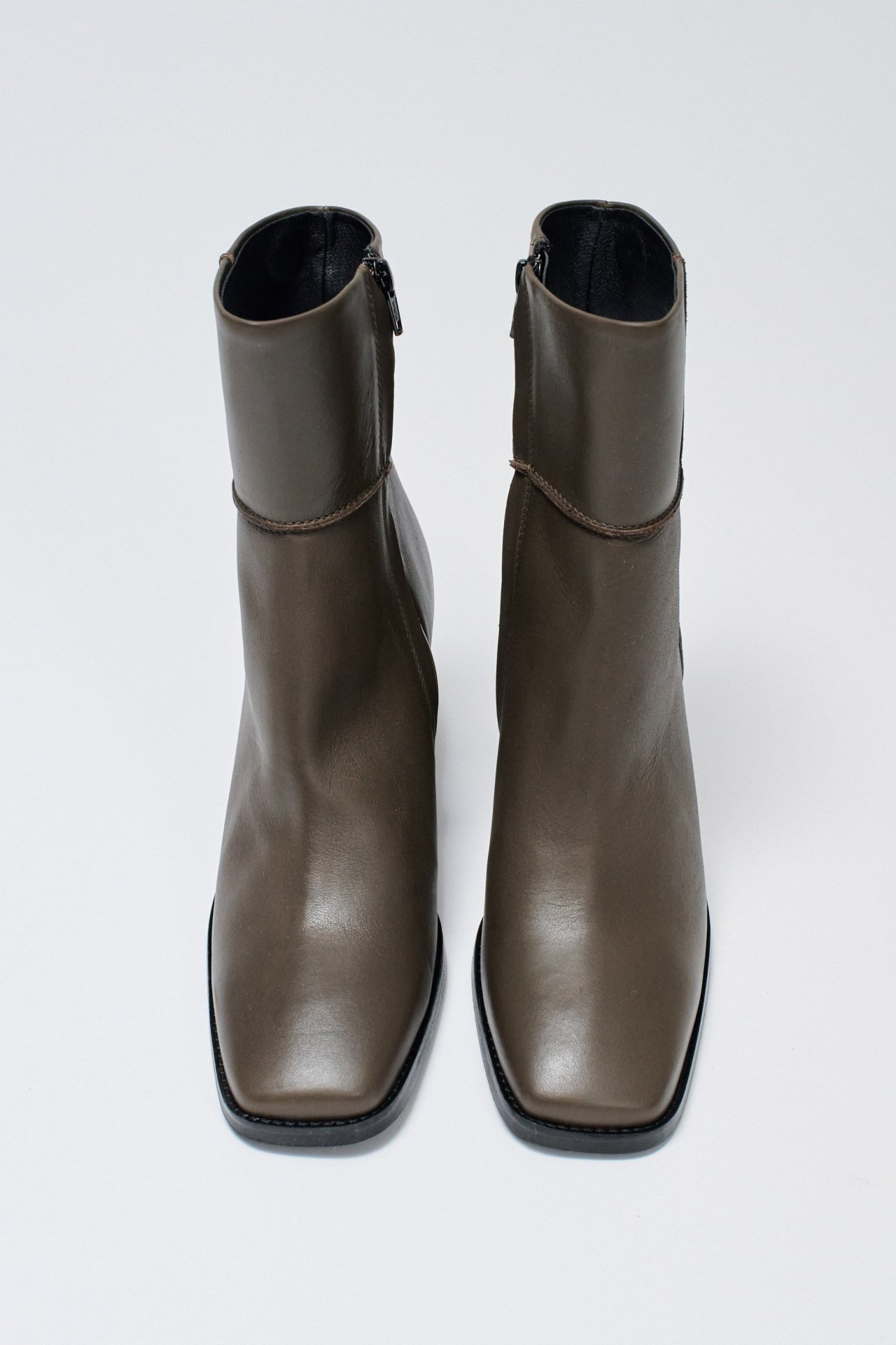 BOTAS EM PELE