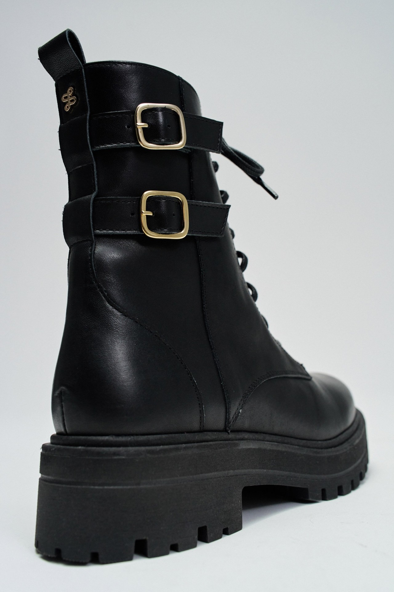 BOTAS EM PELE
