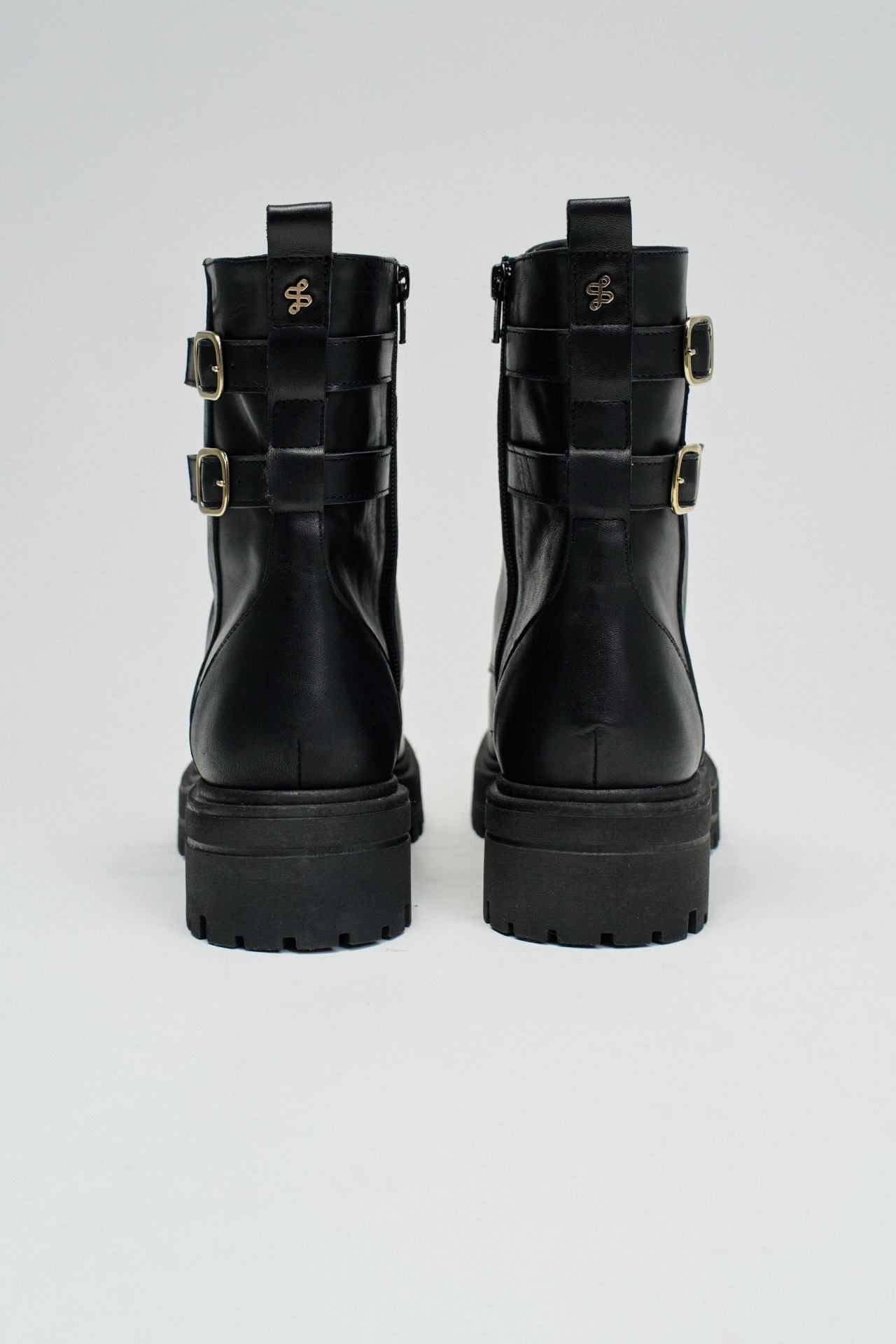 BOTAS EM PELE