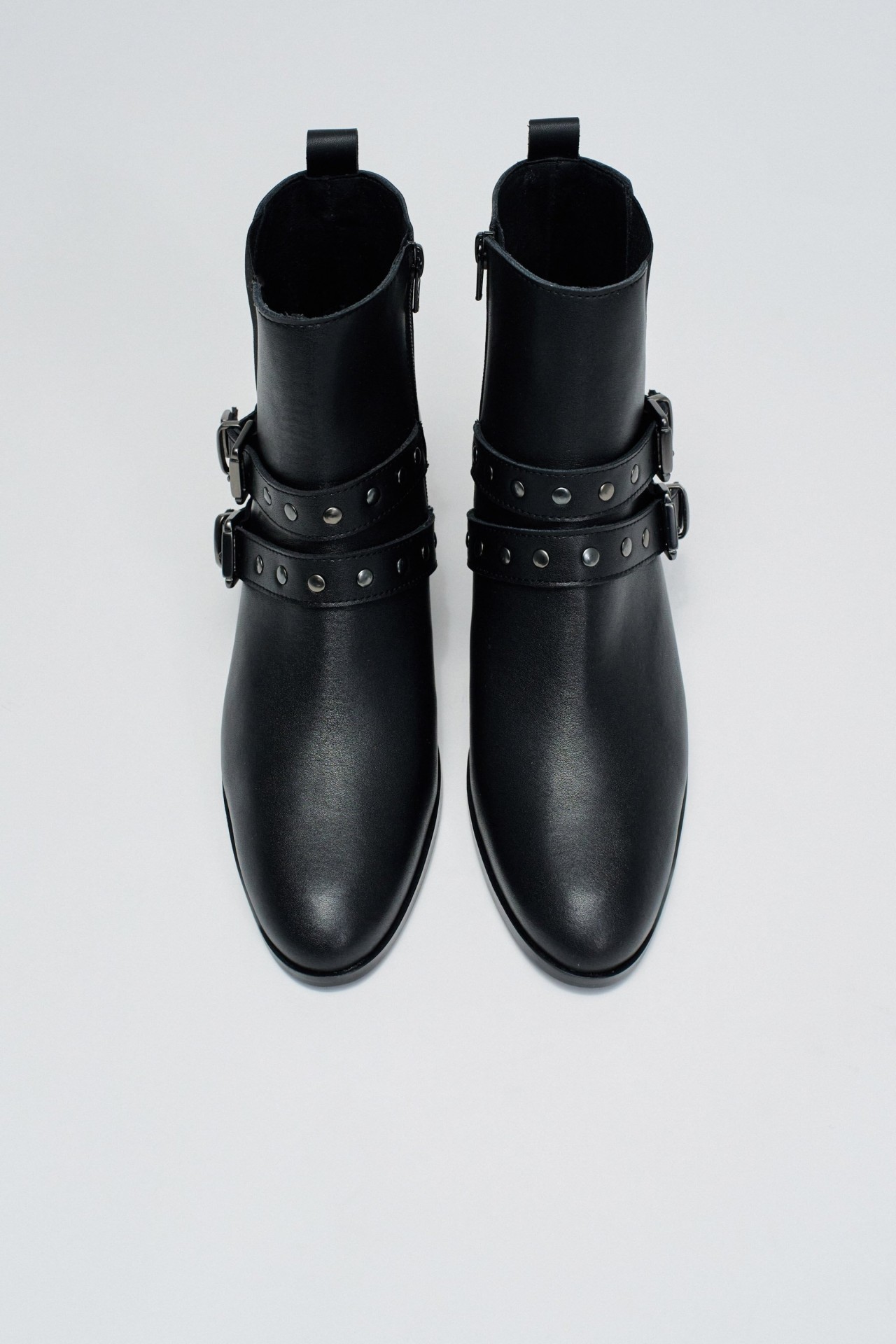 BOTINS DE PELE