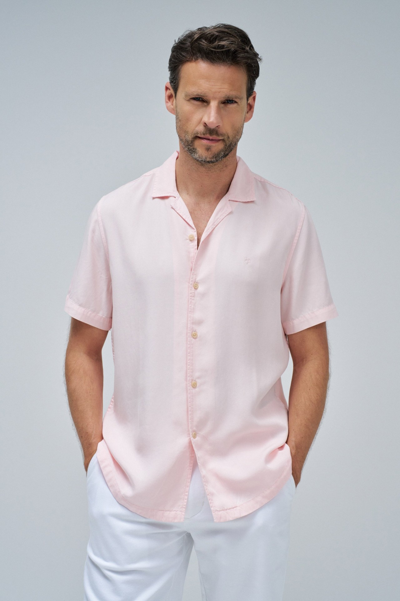 CAMISA EM DENIM LEVE