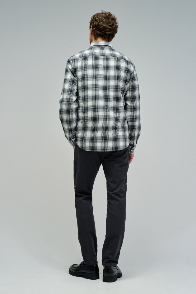 CAMISA CON ESTAMPADO DE CUADROS