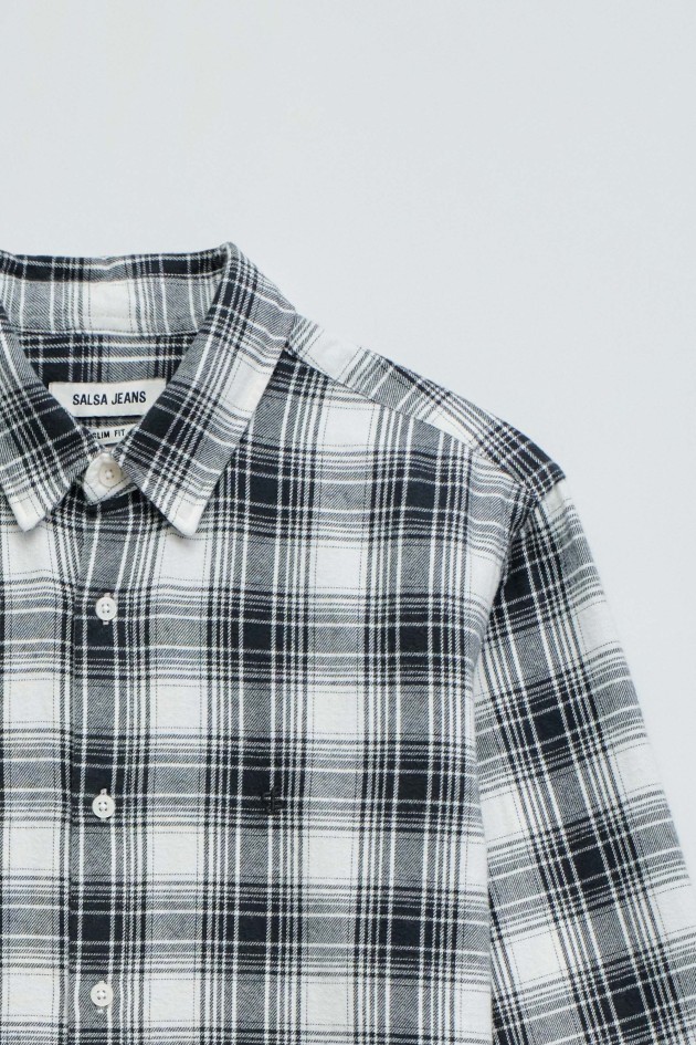 CAMISA CON ESTAMPADO DE CUADROS