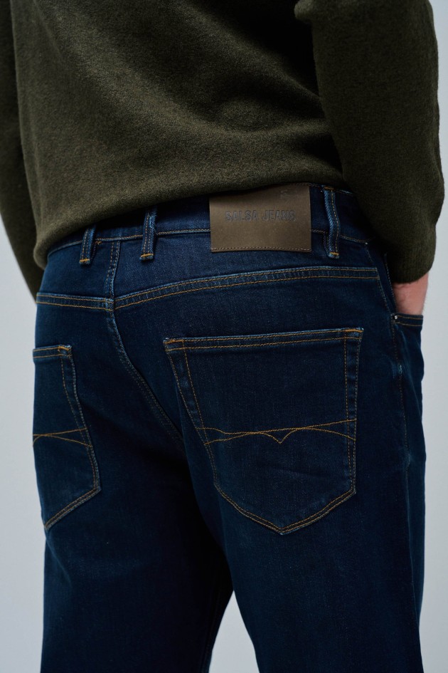 STRAIGHT FIT JEANS