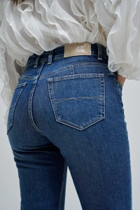 VAQUEROS TRUE CROPPED SLIM