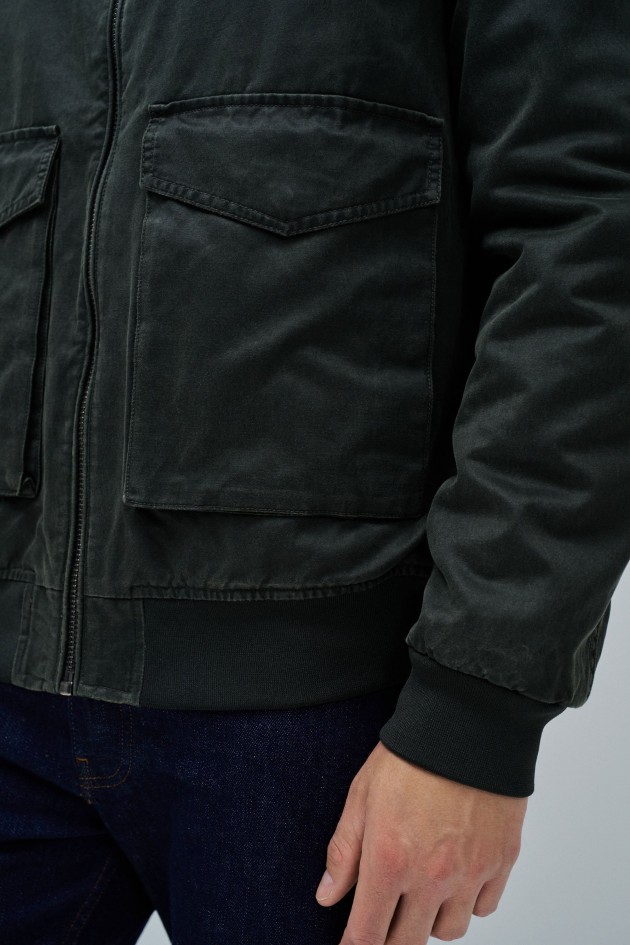 BOMBER JACKET