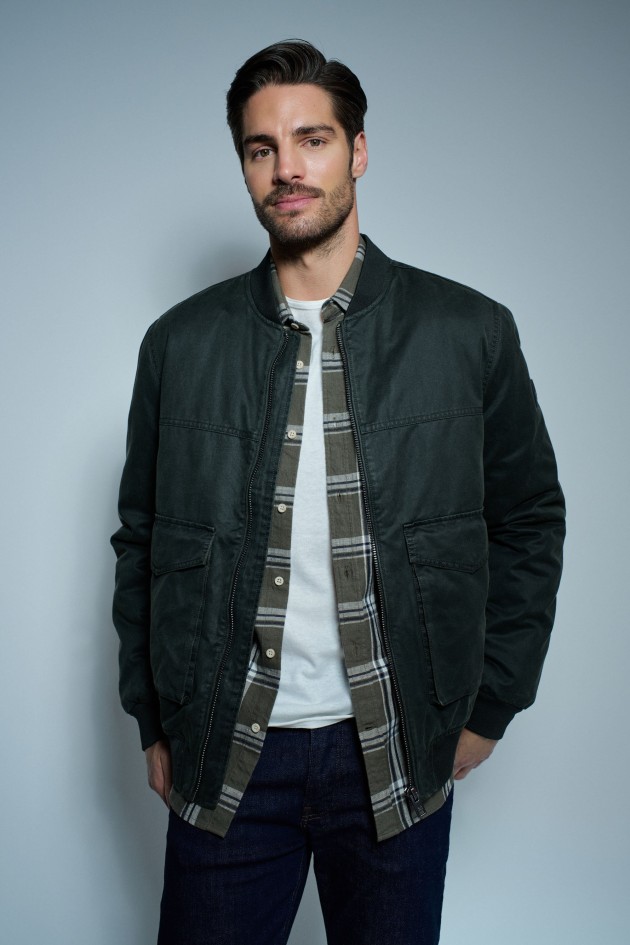 BOMBER JACKET