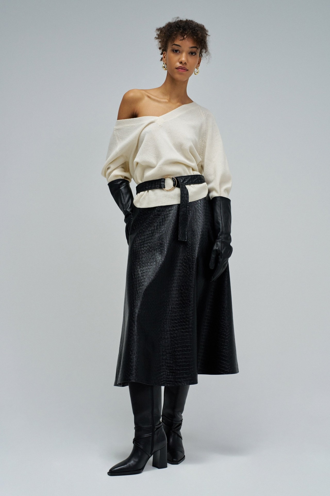 FALDA MIDI EFECTO PIEL CON CINTUR�N
