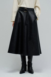 FALDA MIDI EFECTO PIEL CON CINTUR�N