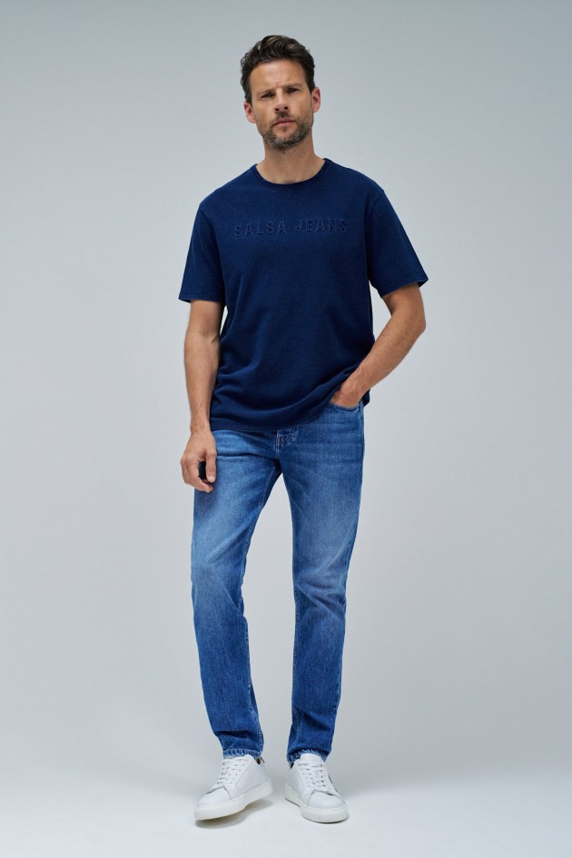 T-SHIRT WITH BRANDING