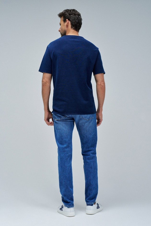T-SHIRT WITH BRANDING