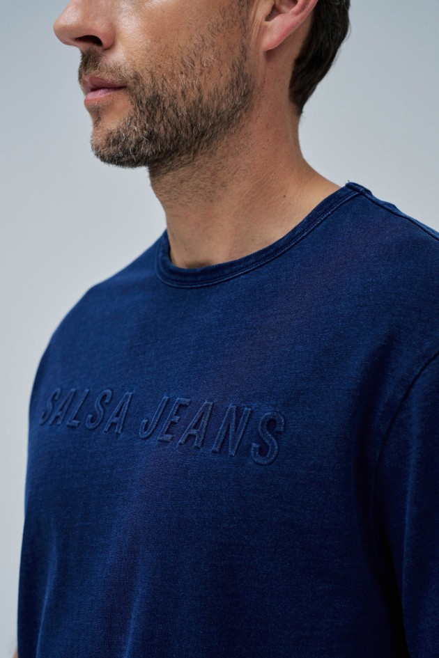 T-SHIRT WITH BRANDING