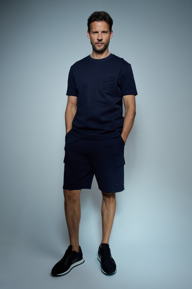 T-SHIRT WITH EMBOSSED BRANDING