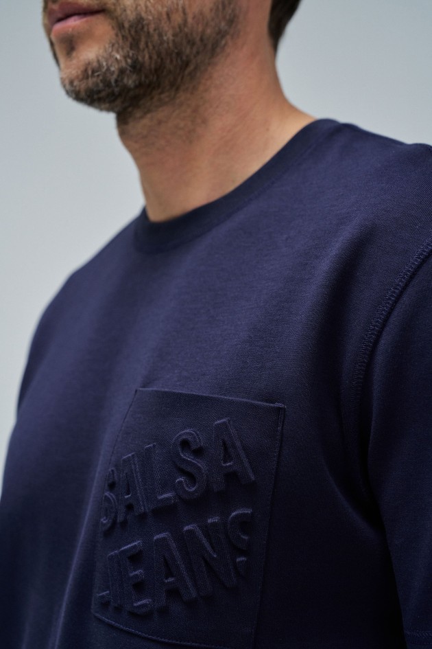 T-SHIRT WITH EMBOSSED BRANDING