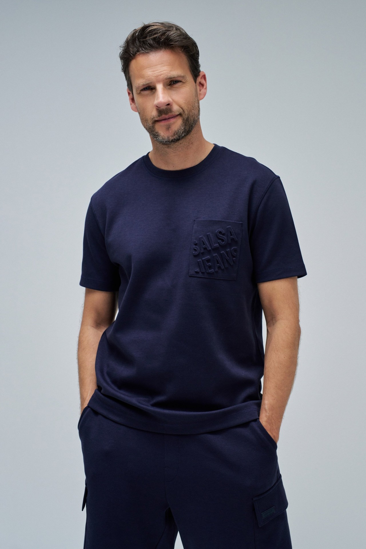 T-SHIRT MIT PR�GUNG DES MARKENLOGOS
