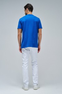 T-SHIRT COM BRANDING EM RELEVO
