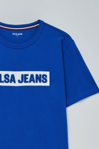 T-SHIRT COM BRANDING EM RELEVO