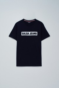 T-SHIRT COM BRANDING EM RELEVO