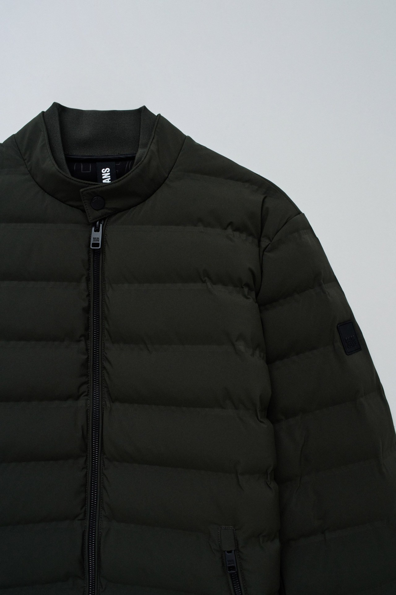 PUFFER JACKET WITH POCKETS