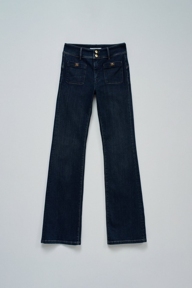 SECRET PUSH IN BOOTCUT JEANS