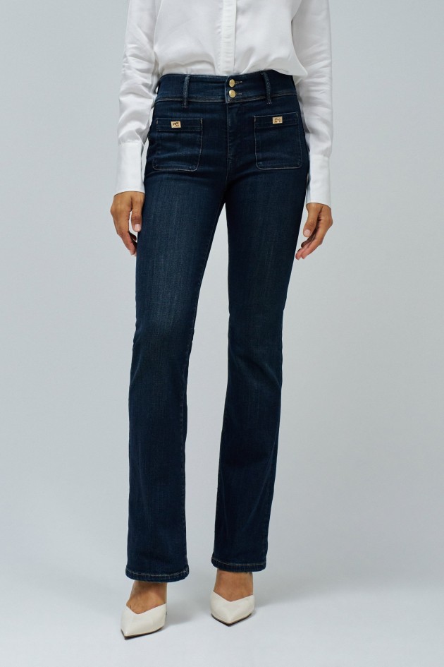 SECRET PUSH IN BOOTCUT JEANS