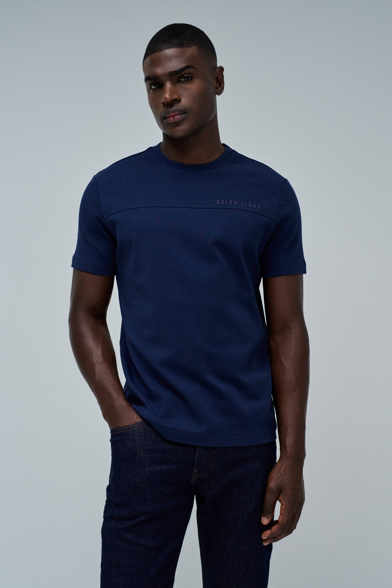 T-SHIRT COM BRANDING