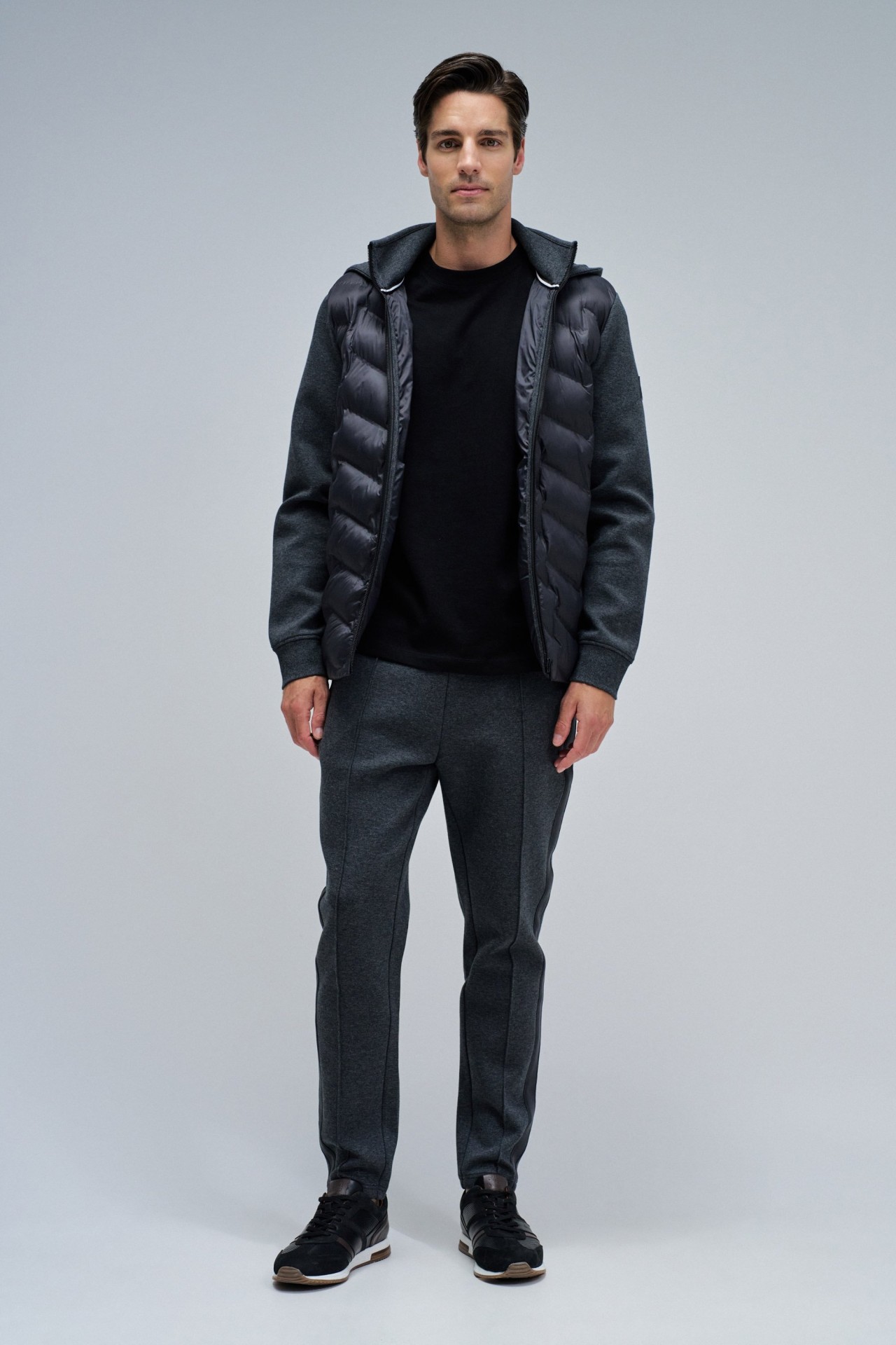 CAL�AS JOGGERS EM MALHA