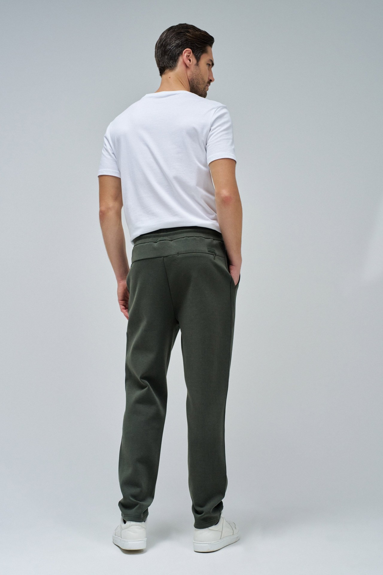 CAL�AS JOGGERS EM MALHA