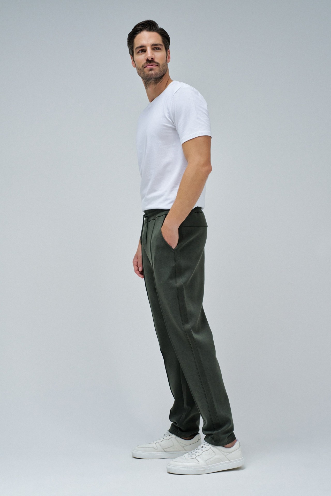CAL�AS JOGGERS EM MALHA