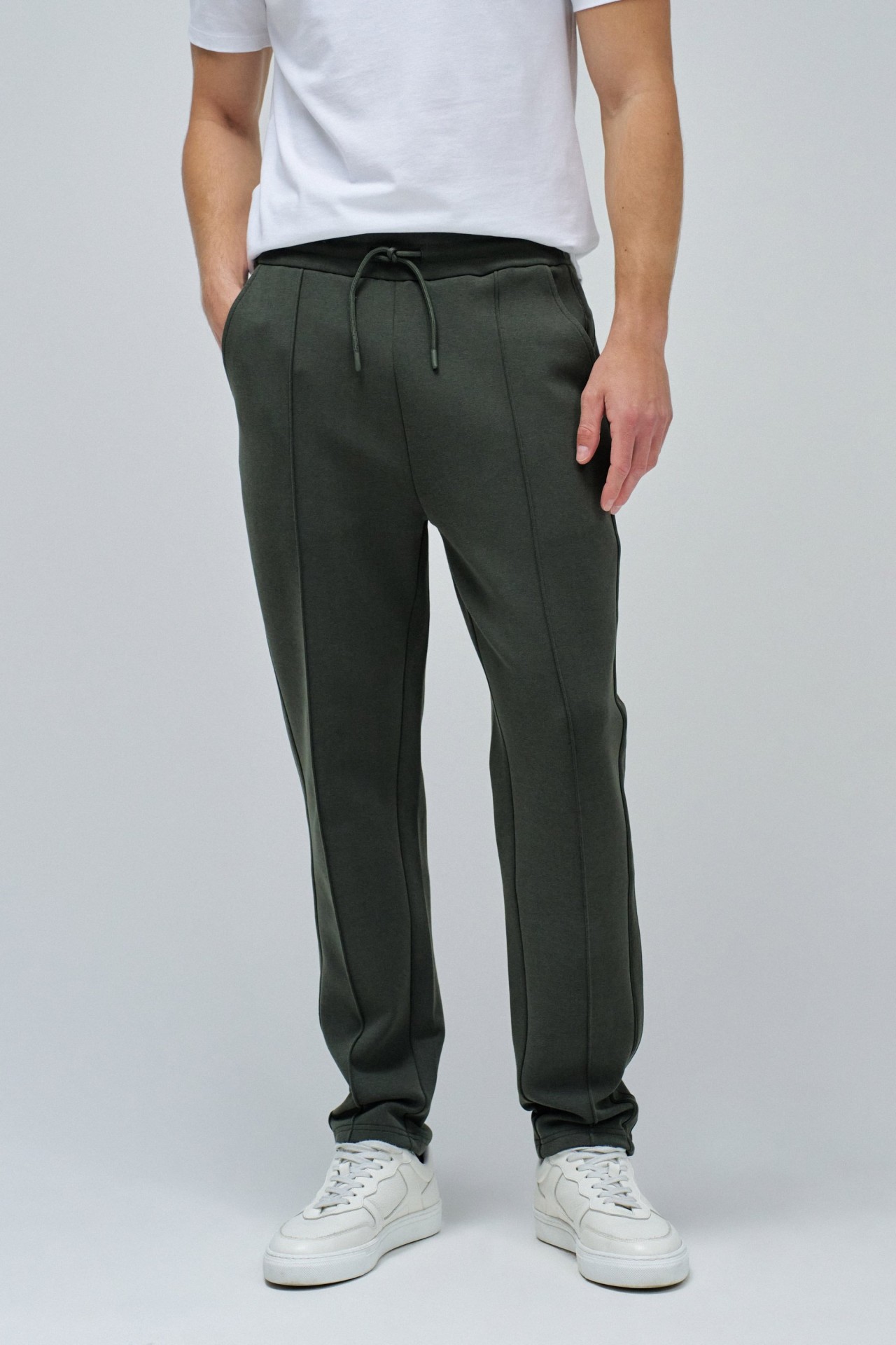 CAL�AS JOGGERS EM MALHA