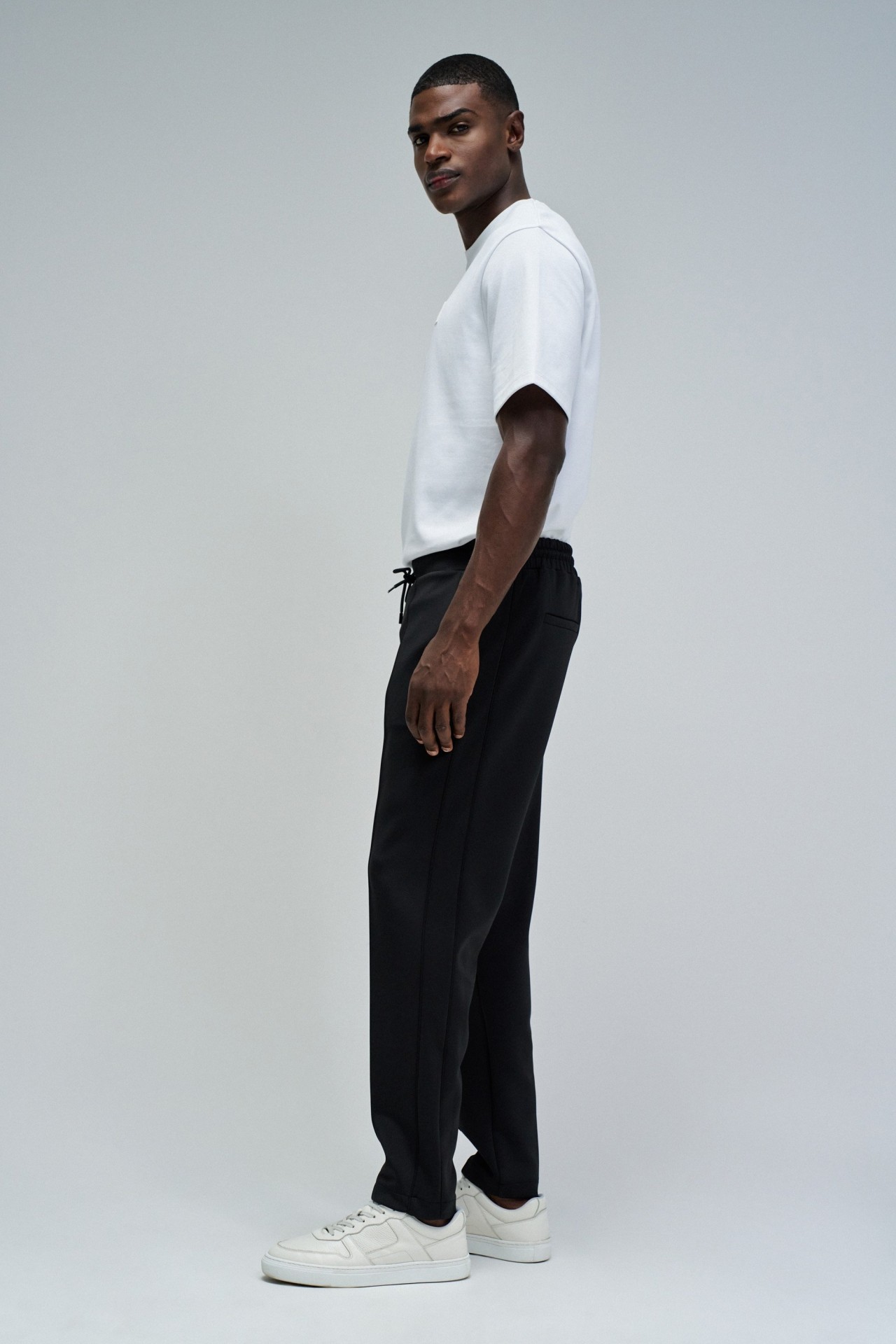 CAL�AS JOGGERS EM MALHA