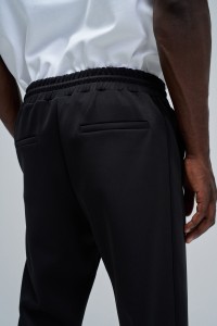 CAL�AS JOGGERS EM MALHA