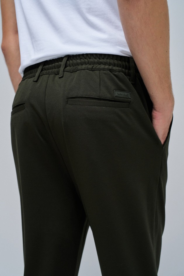 CALÇAS JOGGERS SLIM FIT EM TECIDO