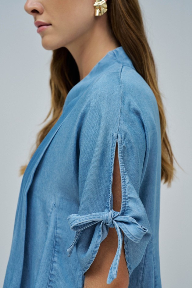 HELLBLAUE BLUSE