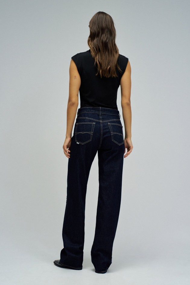 TRUE STRAIGHT JEANS