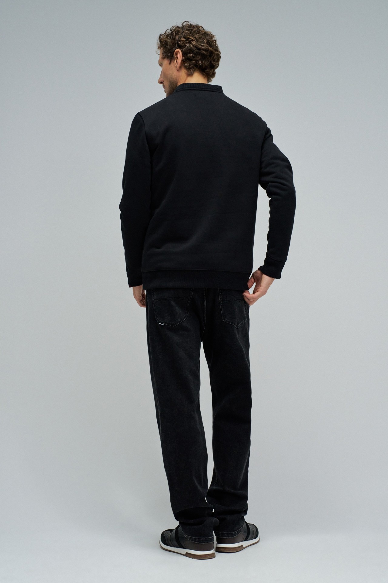 SWEATSHIRT COM BRANDING