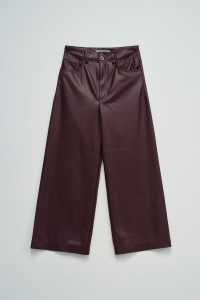 WAHR CROPPED WEITE LEDER-EFFEKT JEANS