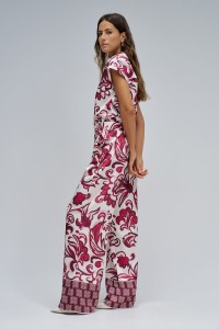 CAL�AS REGULAR FIT COM ESTAMPADO FLORAL