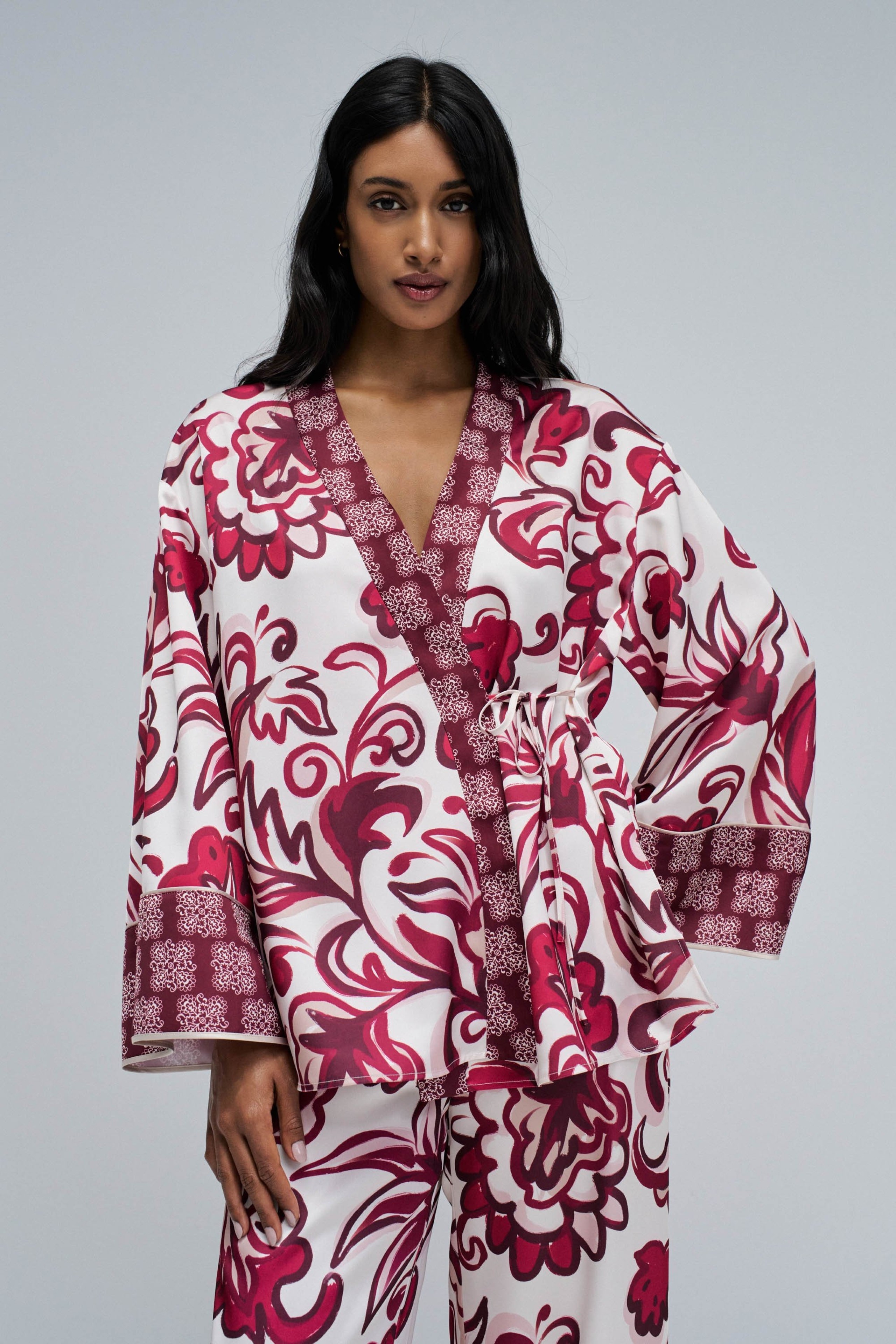 KIMONO À IMPRIMÉ FLORAL