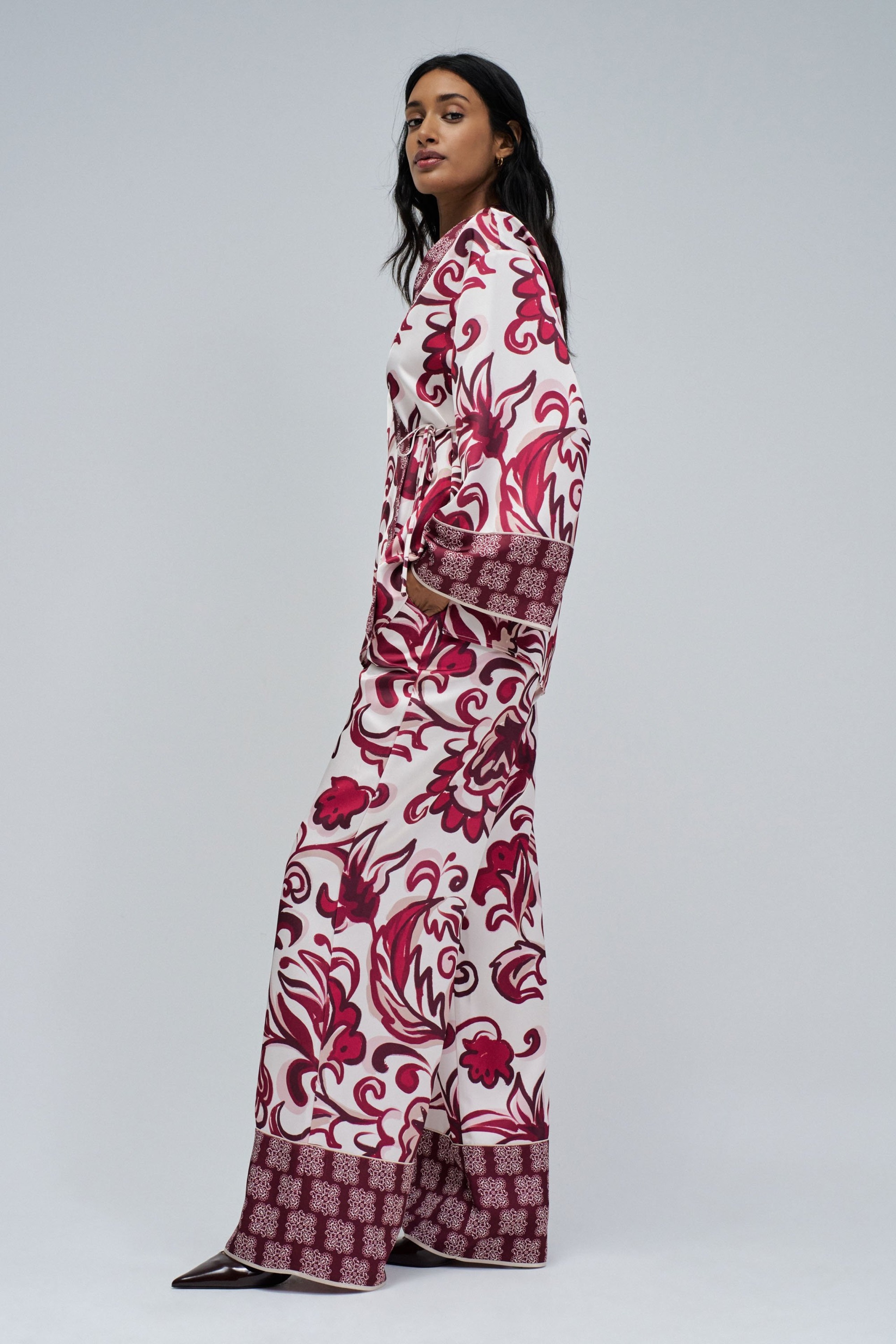 KIMONO À IMPRIMÉ FLORAL