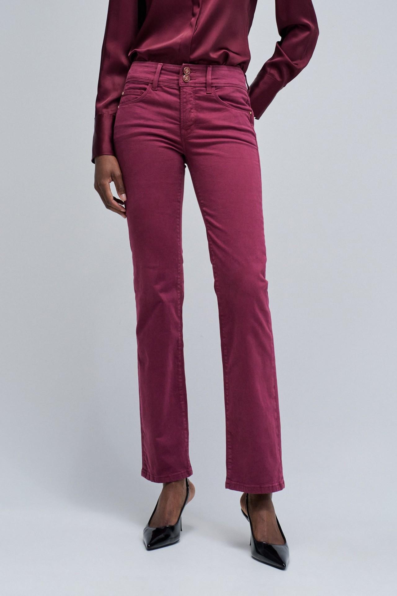 JEAN SECRET PUSH IN DROIT