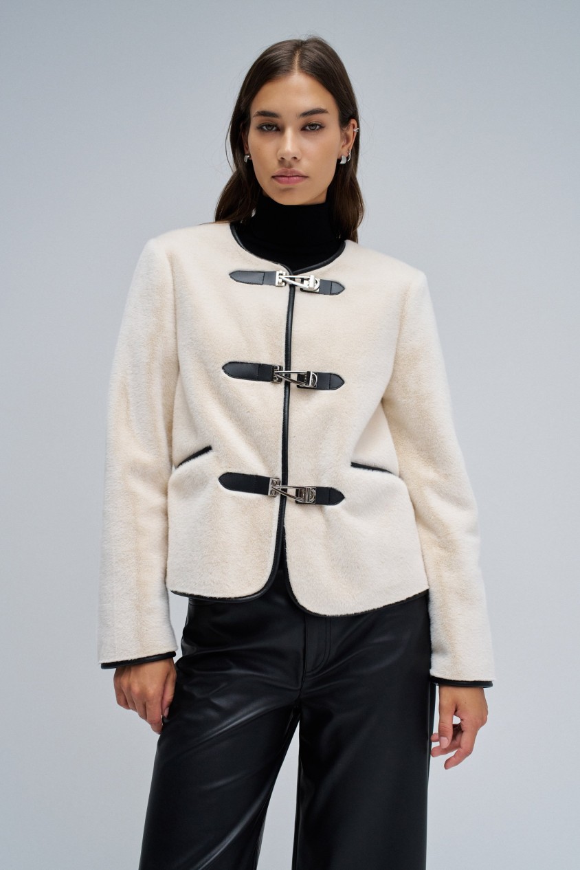 COAT WITH FUR