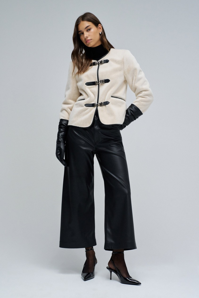 COAT WITH FUR