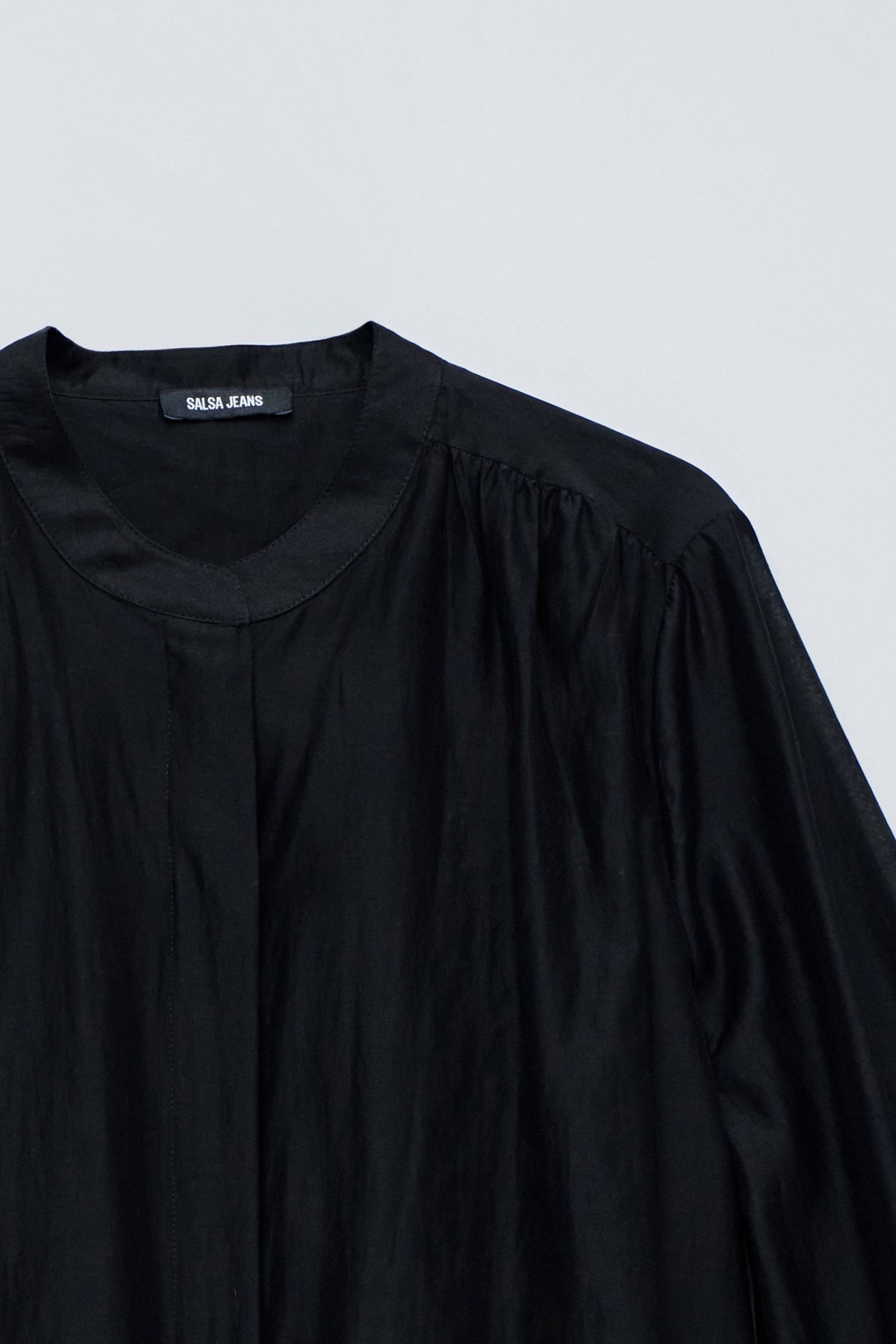 BLUSE MIT PUFF�RMELN