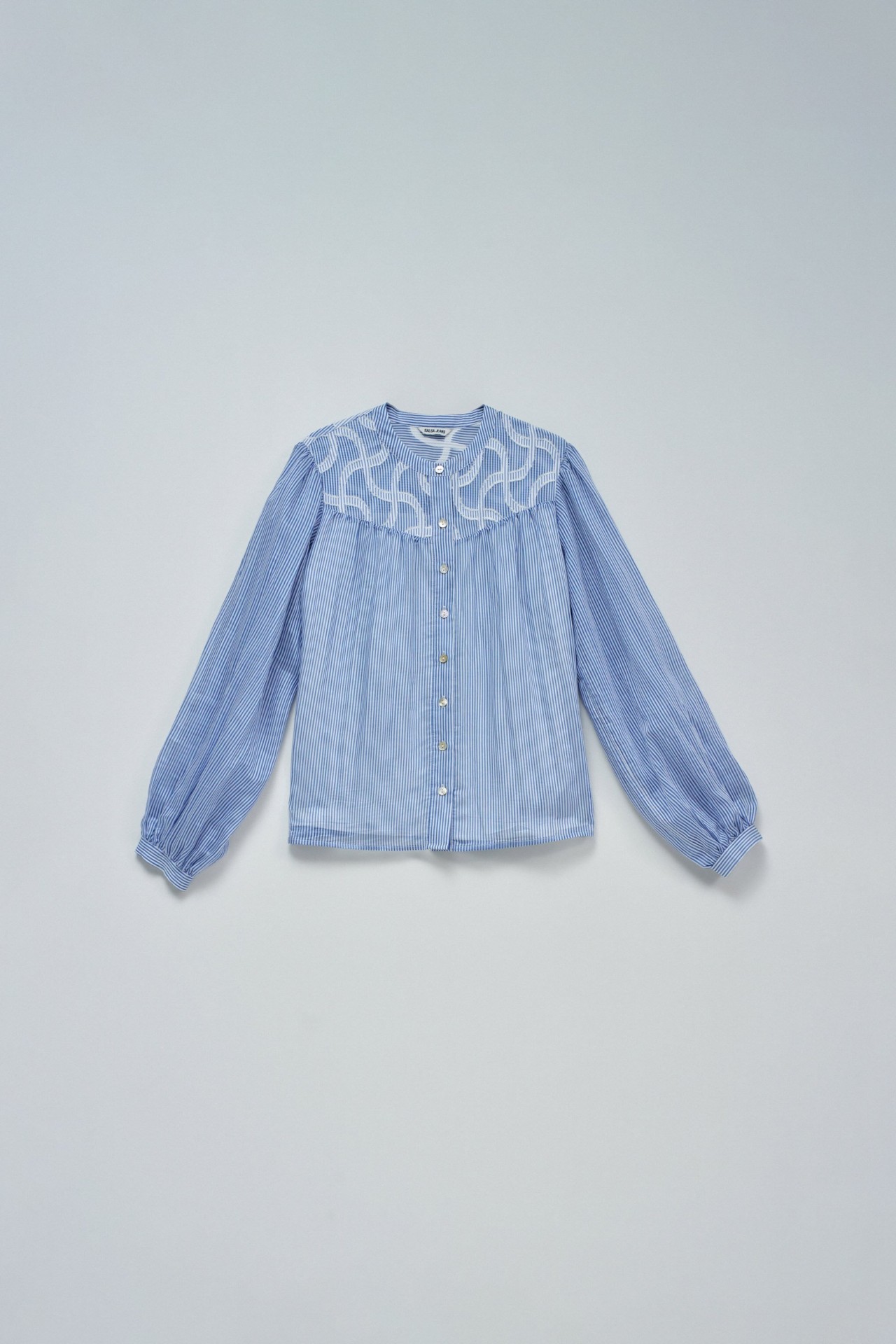 CHEMISE � RAYURES AVEC BRODERIES
