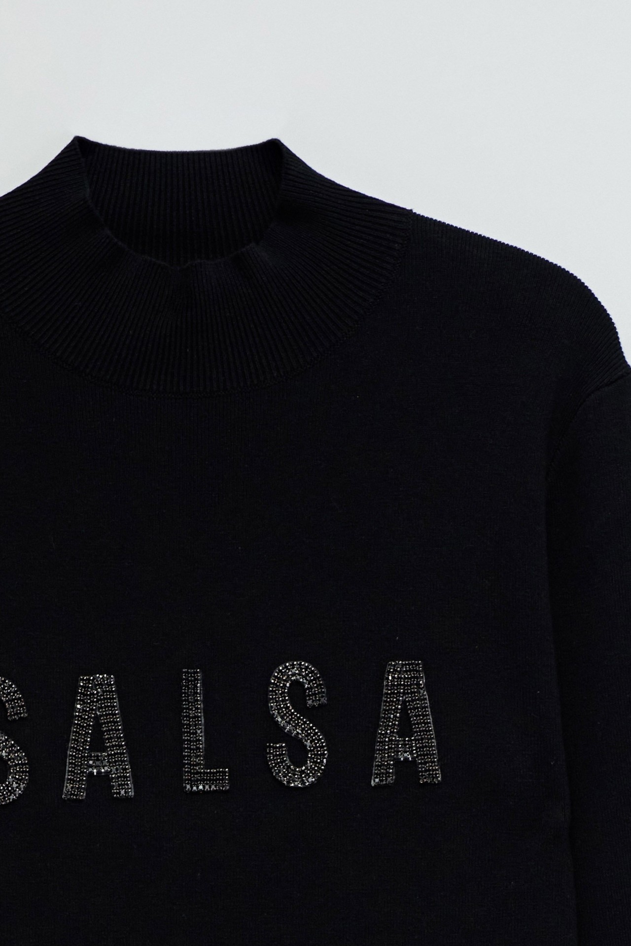 RIBBED KNIT SWEATER WITH BRANDING