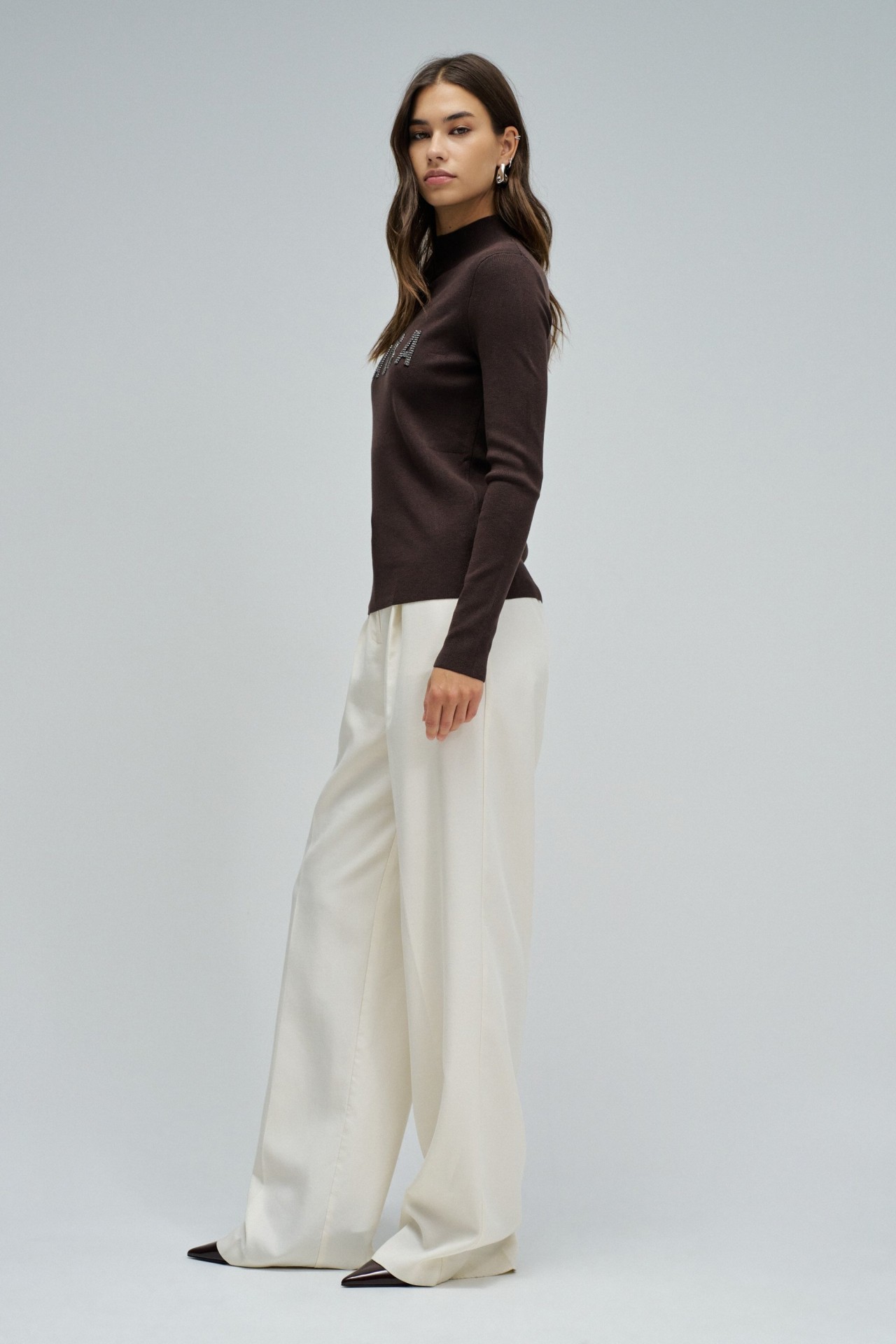 RIBBED KNIT SWEATER WITH BRANDING