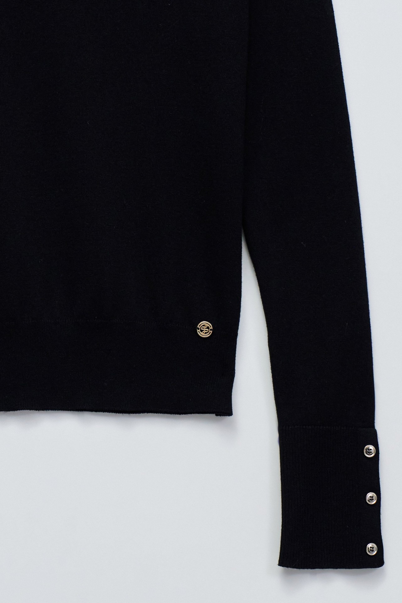 HIGH NECK SWEATER